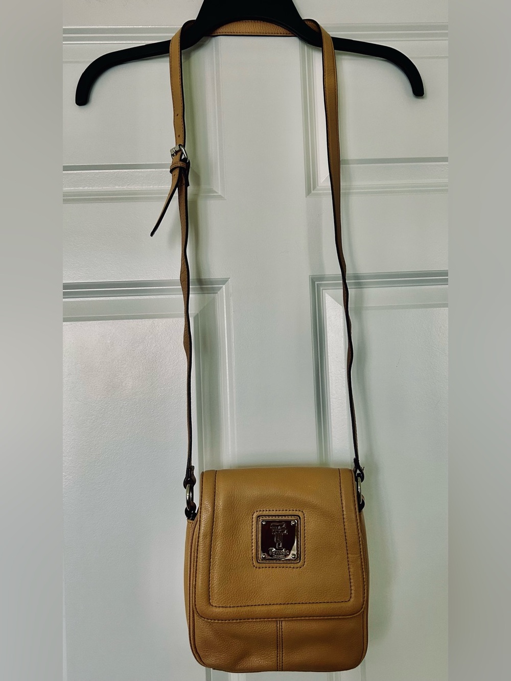 Tignanello Classic Tan Leather Crossbody Bag